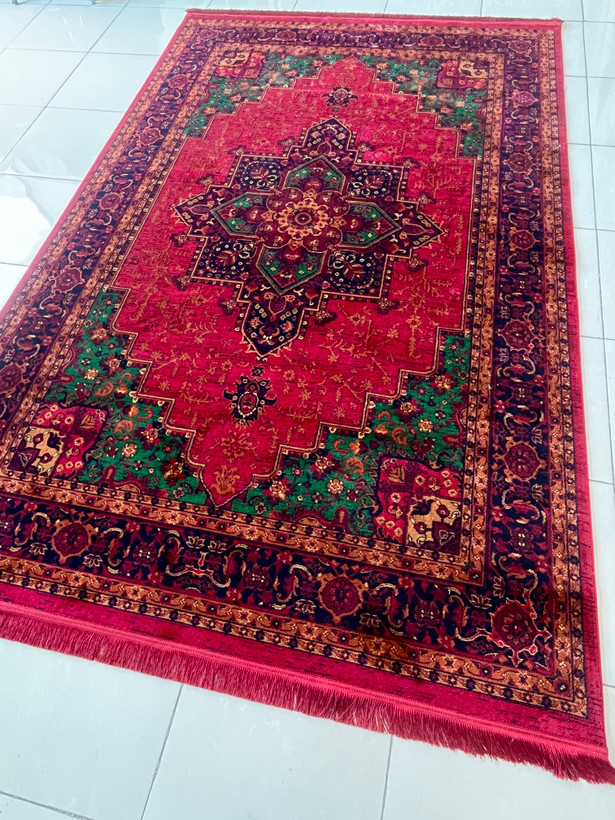 فرش لاکی و سبز طرح قجری خاص پرفروش