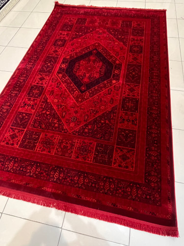 فرش طرح قجری زمینه لاکی