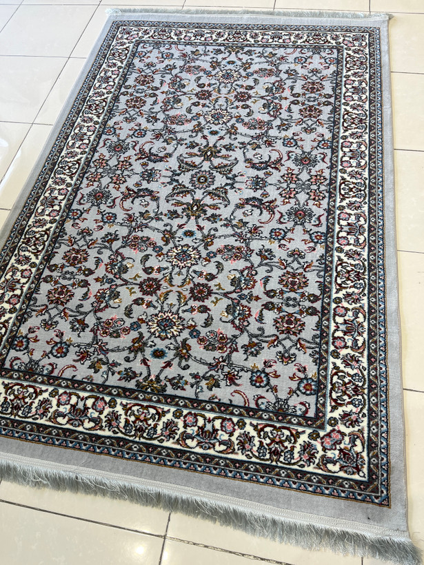 فرش 420 شانه زمینه نقره ای طرح افشان