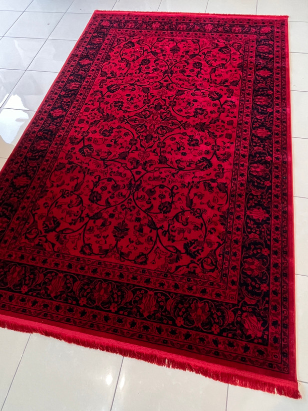 فرش طرح سنتی کاشان رنگ قرمز لاکی قیمت مناسب ارسال رایگان