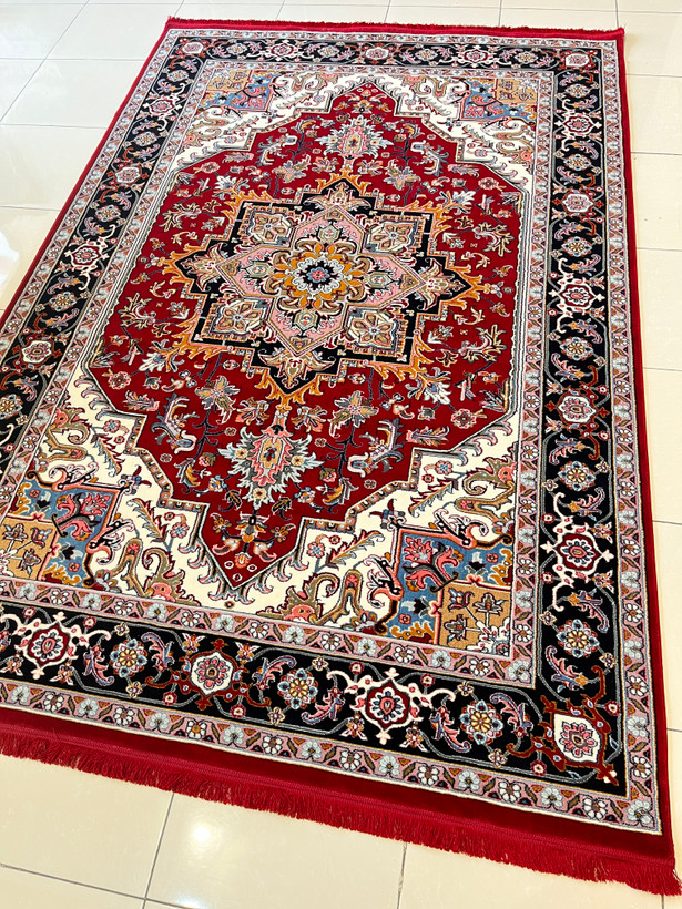 فرش ماشینی کاشان (گبه) 420 شانه زمینه لاکی طرح سنتی زمینه قرمز مناسب جهیزیه کد 1036